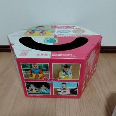 Bumbo、ベビーチェアー、テーブル、腰ひも、袋、箱の全て一式揃ってます│オマケ、ベビー浮き輪の画像