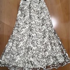 【新品】MERCURYDUO メロンチュールエンブロイダリースカートの画像
