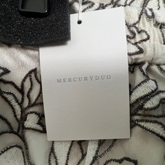 【新品】MERCURYDUO メロンチュールエンブロイダリースカートの画像