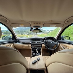 綺麗！車検8年6月！走行5.5万㌔⭐︎BMW5シリーズ！人気のブラック 不具合なし 本革シートの画像
