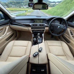 綺麗！車検8年6月！走行5.5万㌔⭐︎BMW5シリーズ！人気のブラック 不具合なし 本革シートの画像