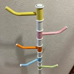 ポールハンガー　カラフル　子供収納の画像