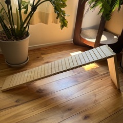 猫のための木工所　爪とぎ＆キャットステップの画像