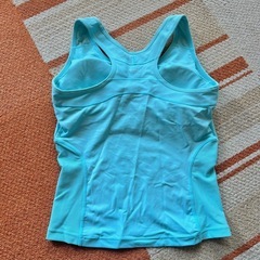 ☑️未着用✨ユニクロスポーツタンク✨ヨガ✨テニスウエア🎾の画像