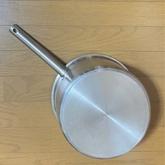 【美品！新品未使用】ステンレス片手深鍋&ステンレスざる（パンチ）の画像