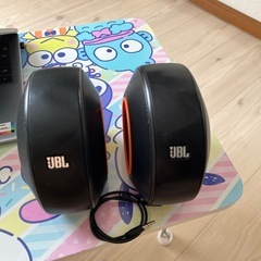 JBL Pebbles バスパワードスピーカー USB/DAC内蔵 ブラック JBLPEBBLESBLKJNの画像
