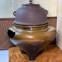 配送可能【茶道具】風炉師 藤田宗勝 作 唐銅製 朝鮮風炉 共箱付 春斎作釜添 銅蓋 茶釜 骨董品 の画像
