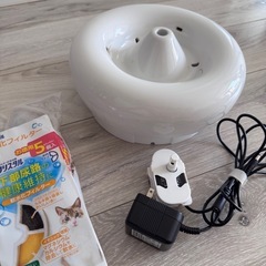 【美品】ピュアクリスタル 猫用循環式給水器＋交換用フィルター付き｜海外移住のため出品の画像