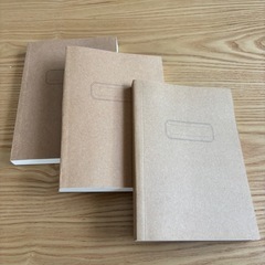 セリアB6フリーノート368ページ　一冊30円　3冊ありますの画像