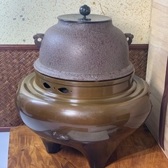 【茶道具】未使用品 人間国宝 高橋敬典作 釜添 風炉師 藤田宗勝作 唐銅製 朝鮮風炉 共箱・在銘 銅蓋・釜環・栞付 良品の画像