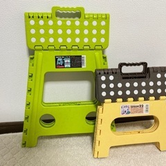 折りたたみ踏み台　大と小の画像