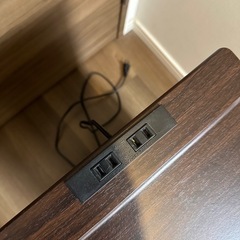 ベッドサイドテーブル収納付きの画像