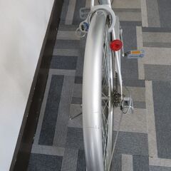 自転車 asahi アサヒ AFFICHE アフィッシュ シルバー 27インチ shimano 6段変速 カゴ付 自転車 ママチャリ シティサイクルの画像
