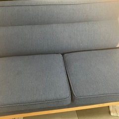 受け渡し予定者決まりました。本日限定　ニトリのソファ（一部汚れあり）の画像