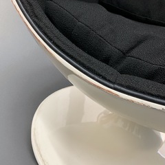 ボールチェア 卵型チェア エーロアールニオ リプロダクト品 ブラック ホワイト 約幅90cm高さ140cm奥行80cm 中古品販売の画像