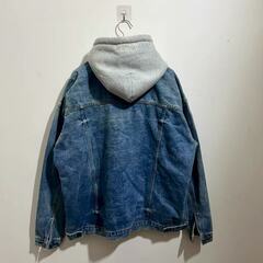 VetementsとLevi'sのコラボレーション2017年春夏コレクション デニムフーディジャケットの画像