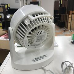 【ｼﾞｬﾝｸﾞﾙｼﾞｬﾝｸﾞﾙ金沢店】 アイリスオーヤマ ｻｰｷｭﾚｰﾀｰ PCF-HD1N-W 2017 動作確認／クリーニング済みの画像