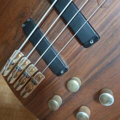 ANTIQUE NOELフレットレスベースの画像