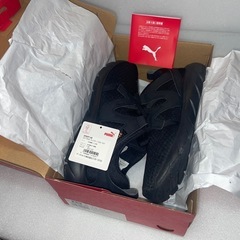 PUMAスニーカーの画像