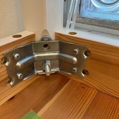 【引っ越しセール】カフェで使用していた2人掛けテーブルの画像