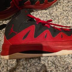  Jordan バスケットシューズ 黒/赤 ハイカットの画像