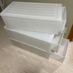 ソファー、テーブル、棚、BOX、チェアーの画像