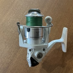 釣り好きな人に注目の商品🎣 スピニングリール Megabattle 800 MASTAK マスタック 小型リール リール 白 グレー 緑の画像