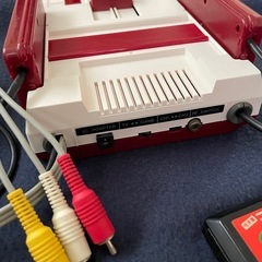 ファミコン本体AV仕様　ドラクエⅢ ニンテンドー純正アダプター！後期基盤！の画像