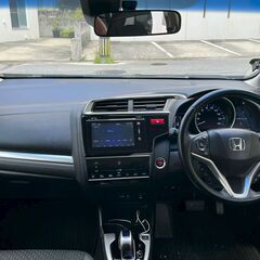 H25 フィットハイブリッド Lパッケージ エアコンOK フルセグ ETC Bluetooth タイヤ新品 バックカメラ　の画像