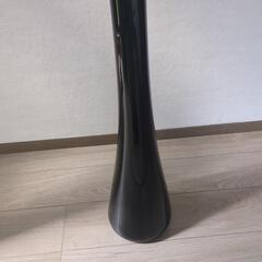 大型 花瓶　ガラス製　黒の画像