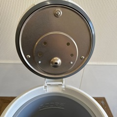 タイガー電気ポットの画像