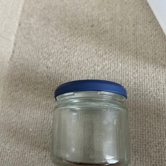 【もらって下さい】　瓶と入れ物の画像