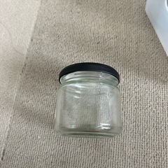 【もらって下さい】　瓶と入れ物の画像