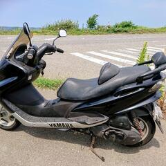ヤマハマジｪｽﾃｨ125fi台湾仕様の画像