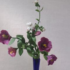 ガラス製花瓶　藍色の画像