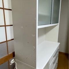 食器棚の画像