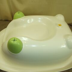 【紋別市発】　コンビ　ベビーバス　中古品　長期自宅保管品　約幅80×奥行53×高さ25㎝　小傷スレ傷あり　中古品の画像