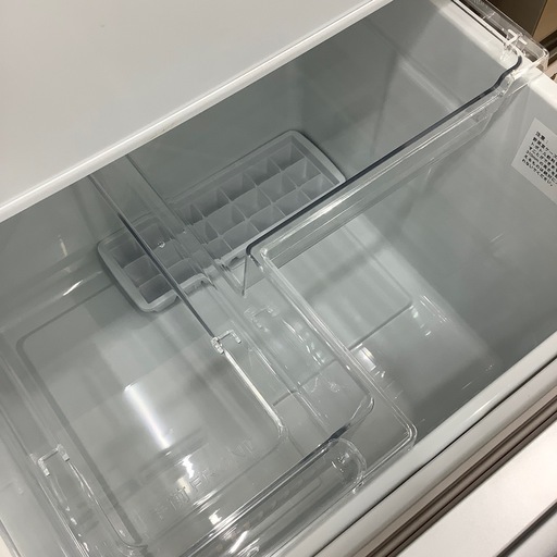 【6ヶ月間の動作保証付き】Hisenseの3ドア冷蔵庫HR-D2801Wのご紹介です