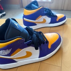 Nike Air Jorden 1 Mid "Lakers" の画像