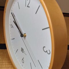 美品 ほぼ未使用 静かな掛け時計です！チックタックという音しません！の画像