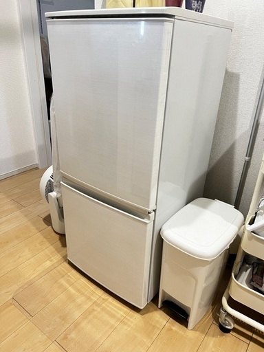 【受渡し決定‍♂️】家電 キッチン家電 冷蔵庫（値下げ交渉OK!） 仮決定【美品】右左開閉可能！SHARP冷蔵庫 1~2人向け (コウ