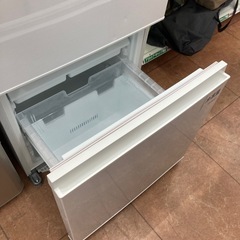 11/18 値下げ🧊TOSHIBA 東芝🧊2022年式🧊326L冷蔵庫🧊自動製氷🧊3段冷凍室🧊ホワイト🧊GR-T33SC🧊6754の画像