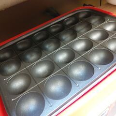 品質保証☆配達有り！1200円(税込）たこ焼き器 電気タコヤキ 24穴の画像