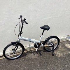 🚲春日市🚲折りたたみ自転車🚲20インチ🚲Trisc ina🚲新品🚲6段ギア付き🚲白色🚲GG5C32348🚲No293の画像