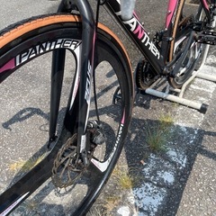 通販のロードバイクみたいなパンサーの画像
