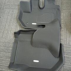 658fk 【未使用品・開封品】クラッツィオ(Clazzio) フロアマット 立体タイプ フロント用 ハイエース 200系 ワイド NEWラバータイプ ブラック ET-0102 　y082104fkの画像