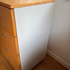 無印良品の木製4段チェストメープル突板幅873x奥行き420x高さ830mm程度の画像