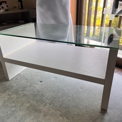 ガラステーブルの画像