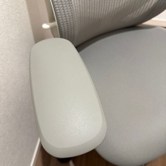 オカムラ シルフィー エクストラハイバック グレー 可動肘の画像