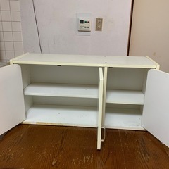 訳有り！ 
鏡面吊り戸棚  (シミとガムテープ跡)の画像